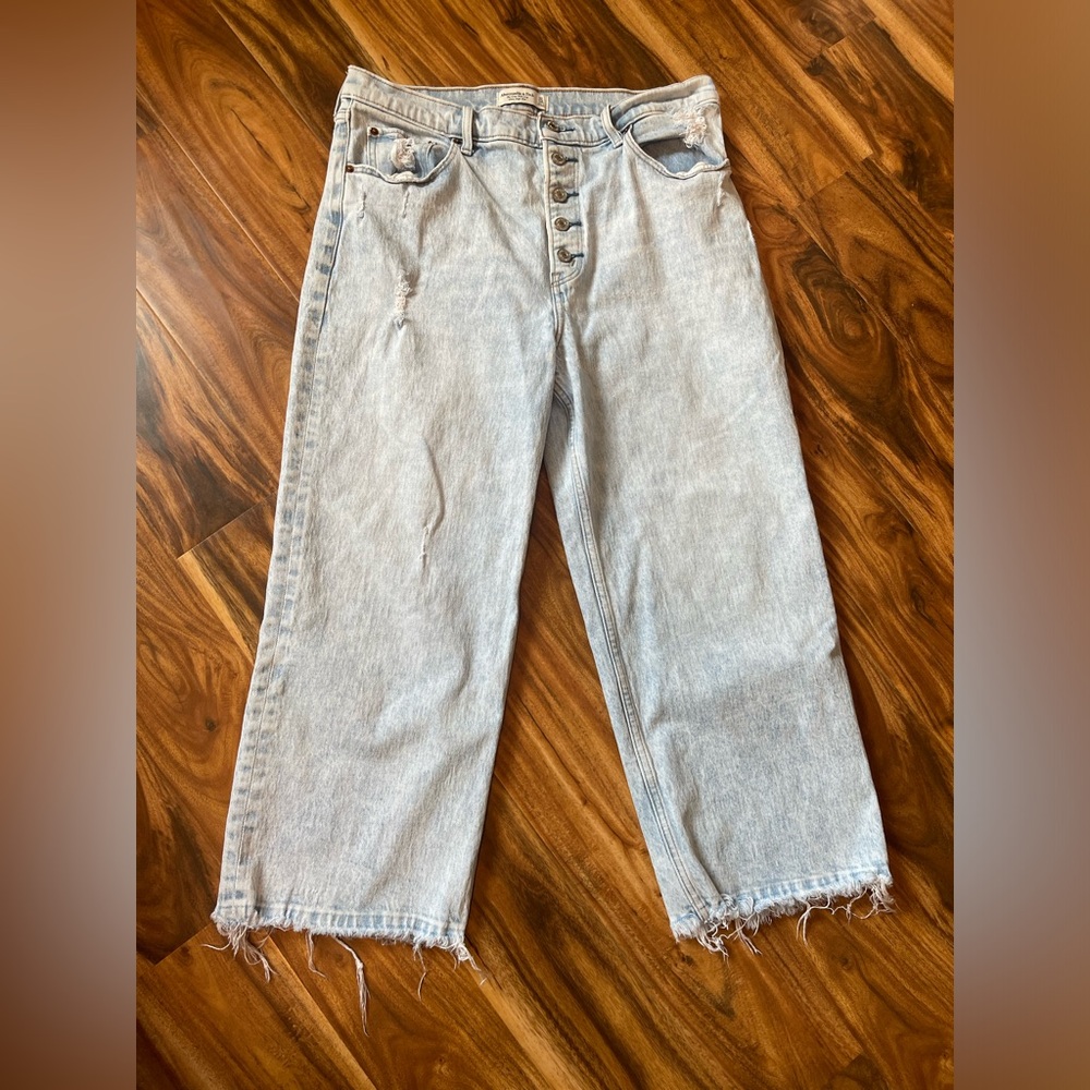 Abercrombie & Fitch the Crop Wide Leg Ultra high rise Jean